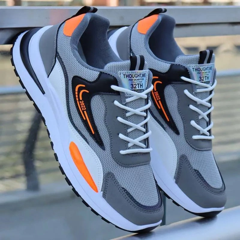 Men's Large Mesh Breathable Sports Shoes