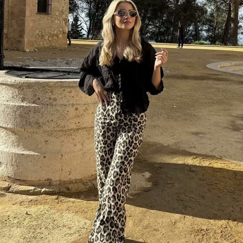 Hanging pants and sports pants